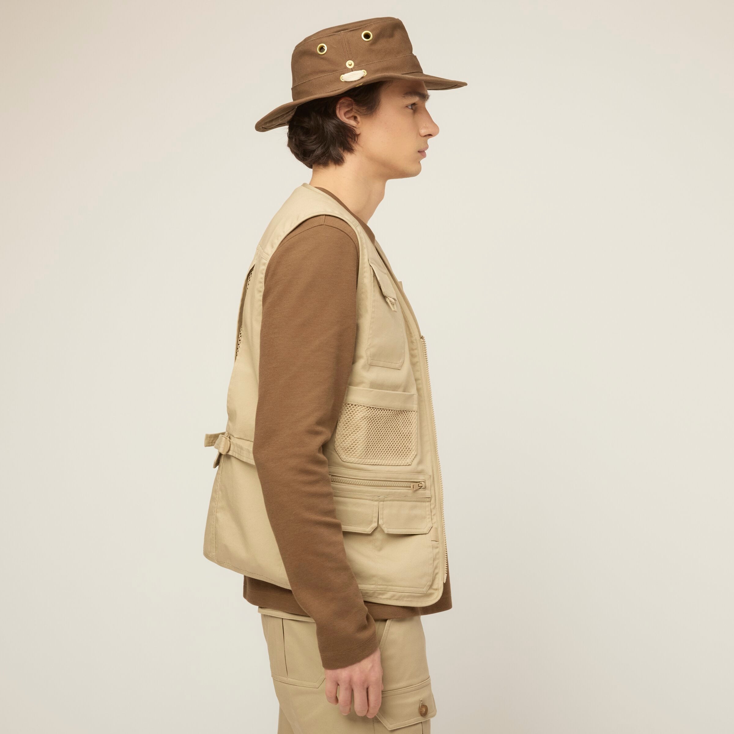Vomp Examples Safari VOMP Vest – Tilley Canada